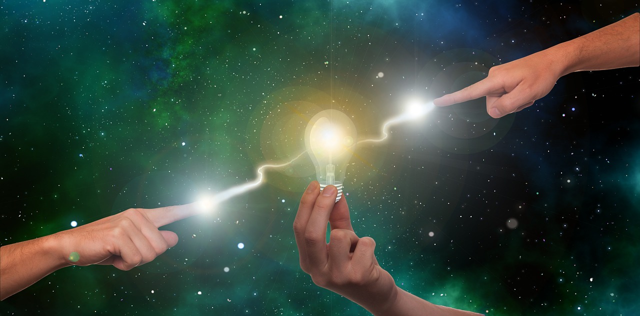 老微信号码批发：短信和恶意软件